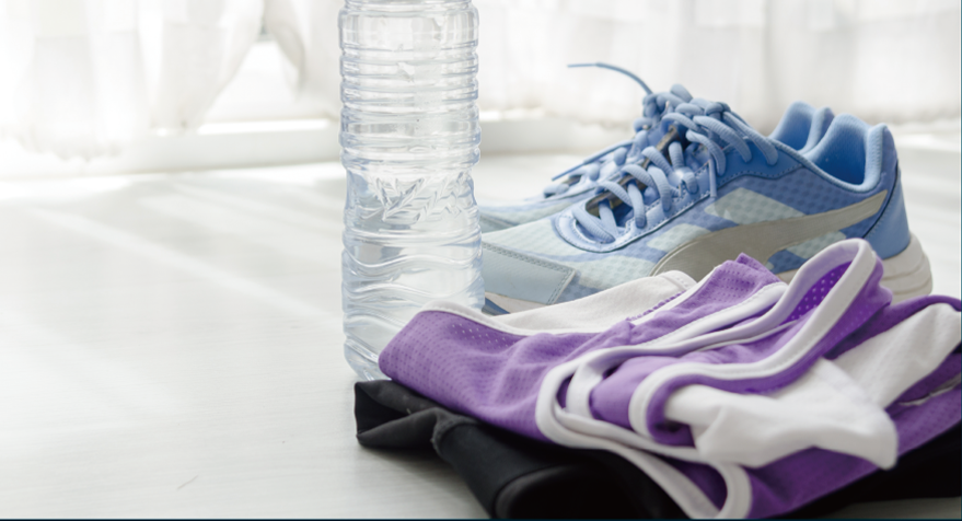 忙しくても気軽にチェックインできるようウェア、シューズ、タオル等のレンタルサービス付。