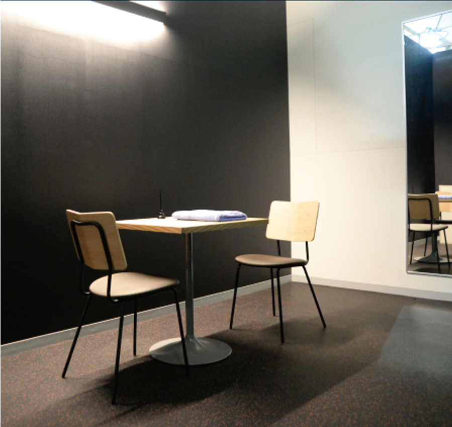 VIP専用パーソナルトレーニングエリアにはフリードリンクサービスも。